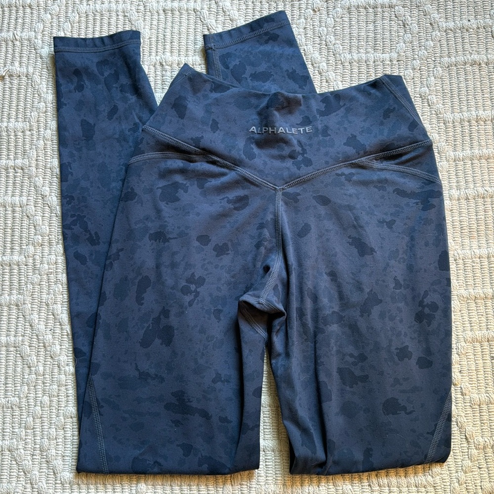 Alphalete Surface Power Crossover Waist Leggings Size S Navy Pebble